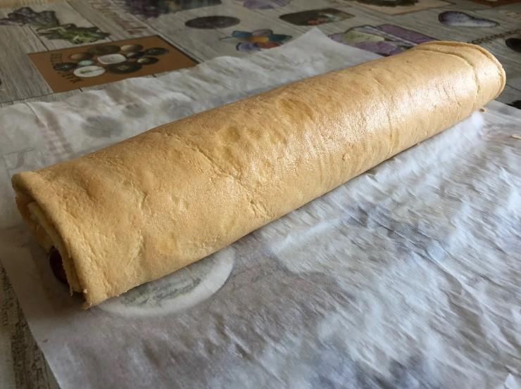 Бісквітний рулет – жодної тріщини. Легкий та ніжний десерт до чаю