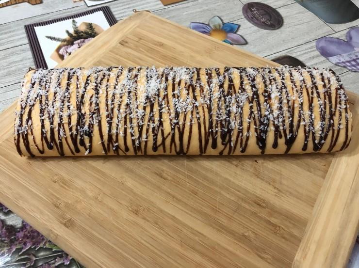 Бісквітний рулет – жодної тріщини. Легкий та ніжний десерт до чаю