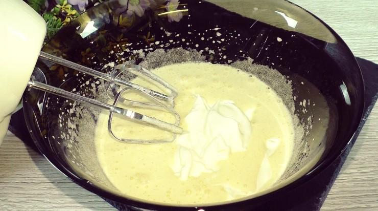 Заливний пиріг з яблуками на швидку руку. Простіше рецепту не знаю