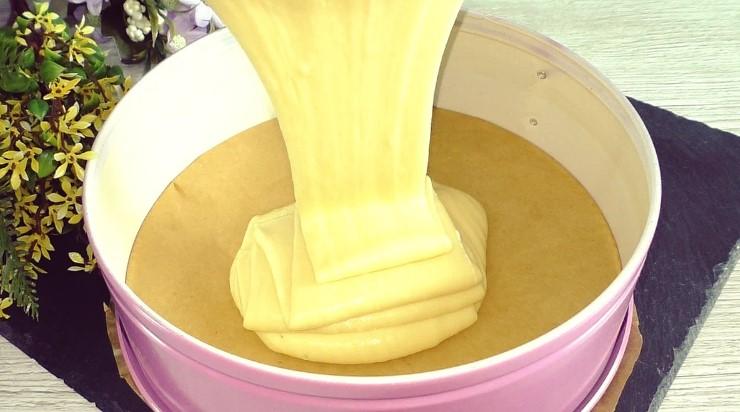 Заливний пиріг з яблуками на швидку руку. Простіше рецепту не знаю