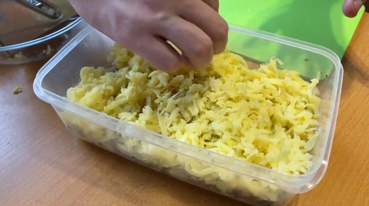 Рецепт смачного салату, який зможе замінити звичну вечерю