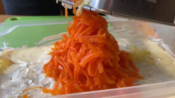 Рецепт смачного салату, який зможе замінити звичну вечерю