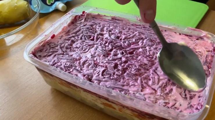 Рецепт смачного салату, який зможе замінити звичну вечерю