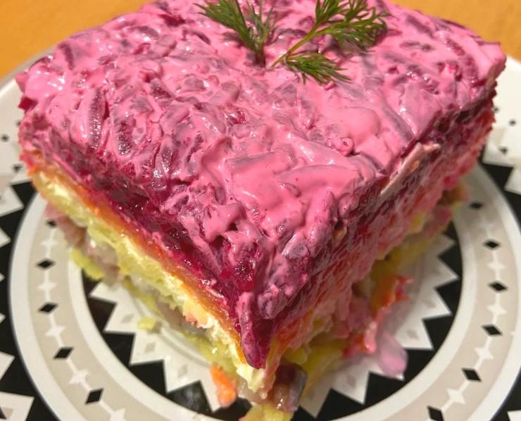 Рецепт смачного салату, який зможе замінити звичну вечерю