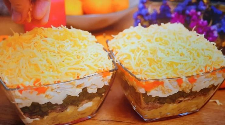 Знайомий шеф-кухар поділився рецептом салату "Ситий чоловік"