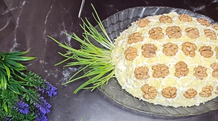 Найсмачніший салат "Ананас" на Новий Рік 2023 або Різдво