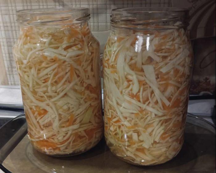 Квашену капусту готую лише так. Три дні і можна їсти хрумку