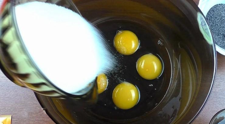 Простий домашній торт для сімейного чаювання