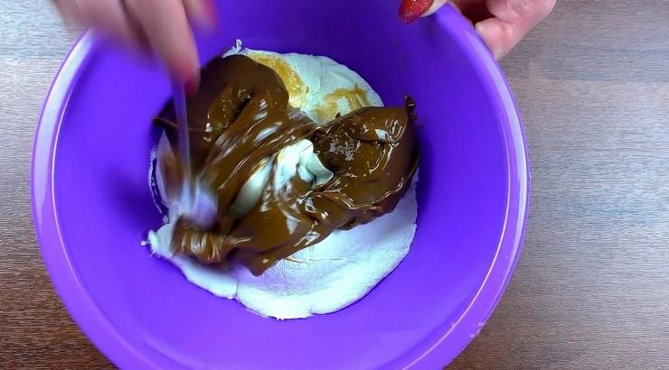 Простий домашній торт для сімейного чаювання