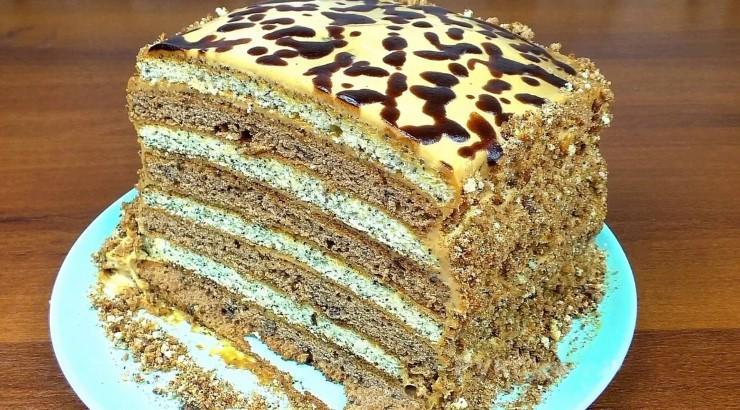 Простий домашній торт для сімейного чаювання