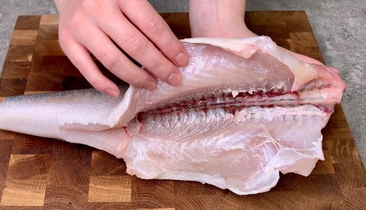 Показую, як я готую судак цілком у духовці. Ефектна, соковита та неймовірно смачна риба