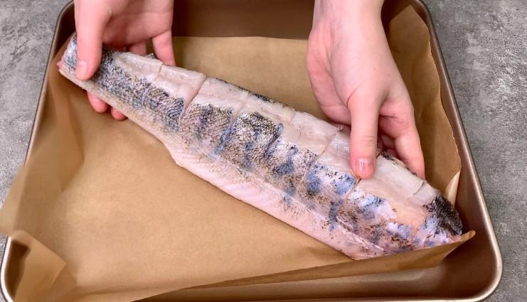 Показую, як я готую судак цілком у духовці. Ефектна, соковита та неймовірно смачна риба