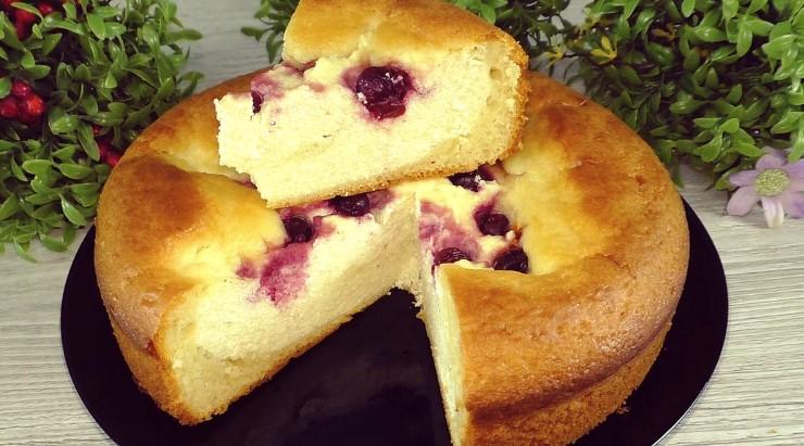 Простий сирний пиріг із доступних продуктів