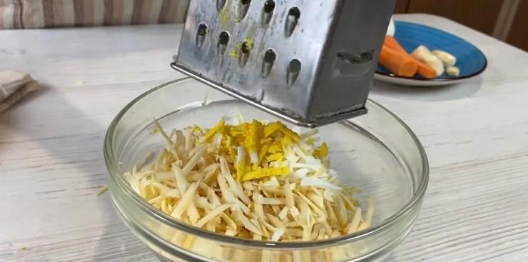 З'їдається за хвилину! Даремно забутий рецепт: намазка на хліб