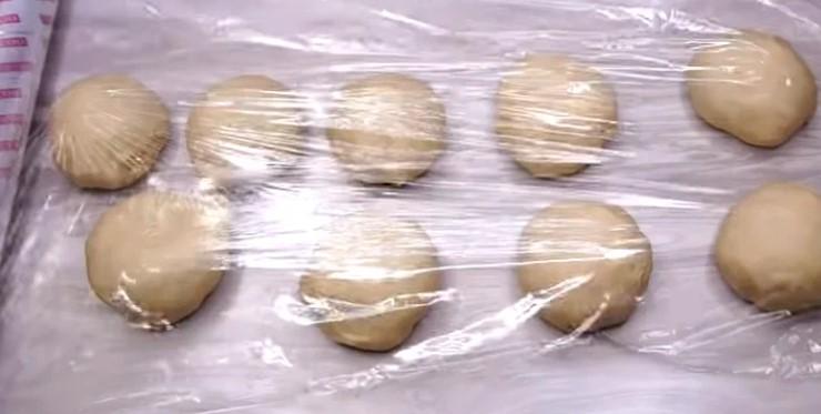 Замість хліба готую коржі: виходять тонкими, багатошаровити