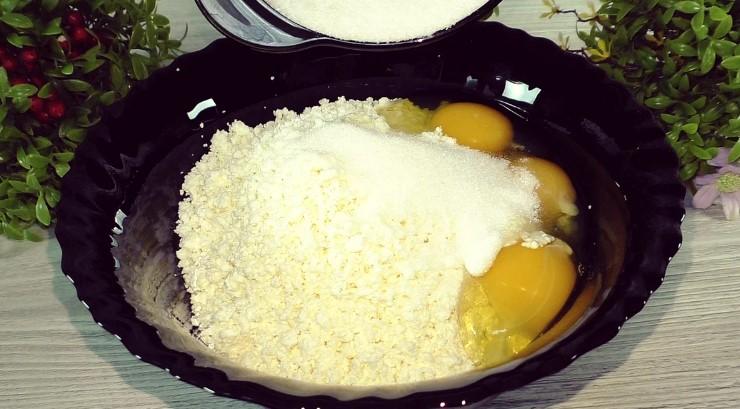 Простий сирний пиріг із доступних продуктів