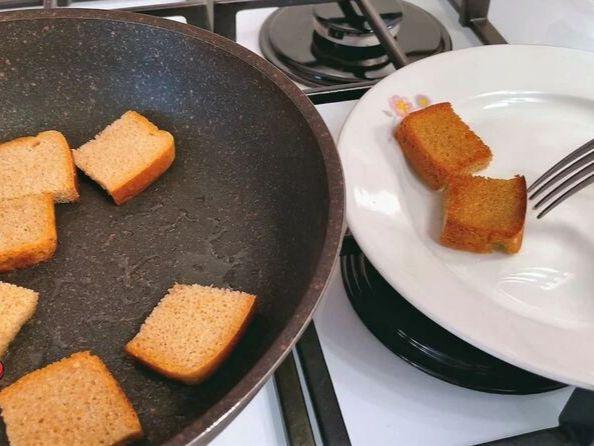 Прості та смачні бутерброди з оселедцем, які зможе приготувати кожен