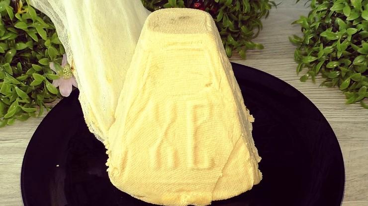 Сирна паска, на приготування потрібно всього кілька хвилин