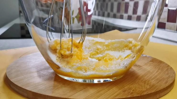 Випікаю такі пироги з різними ягодами, міняю начинки за смаком