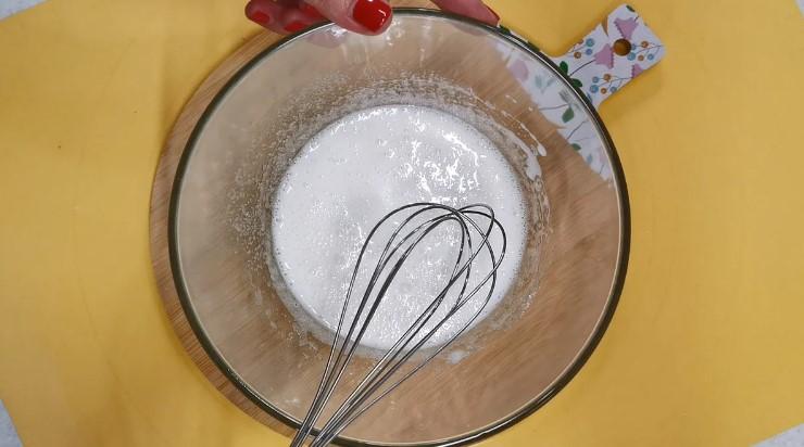 Випікаю такі пироги з різними ягодами, міняю начинки за смаком