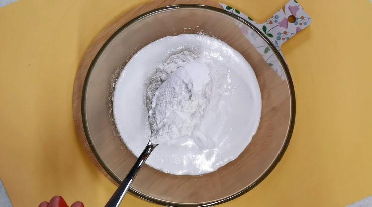 Випікаю такі пироги з різними ягодами, міняю начинки за смаком