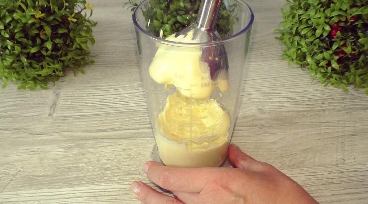 Рецепт швидкого пирога для сім'ї. Літня випічка з ягодами