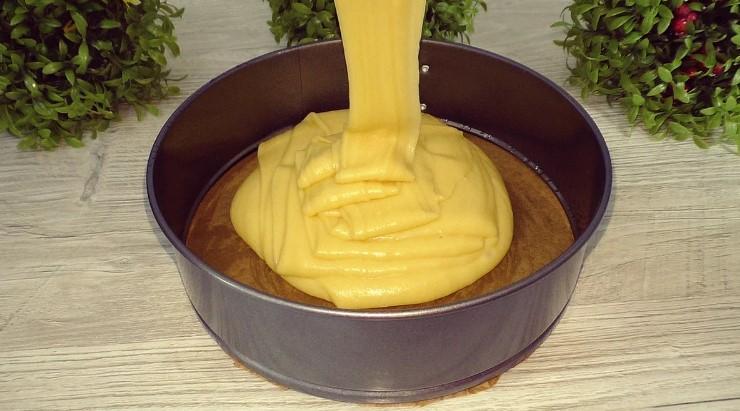 Рецепт швидкого пирога для сім'ї. Літня випічка з ягодами