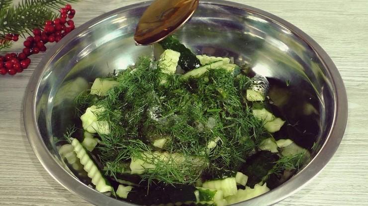 Як швидко та просто приготувати огірки малосольні у пакеті