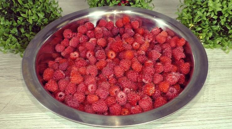 Як заготовити малину на зиму без варіння та без заморозки. "Живе" варення