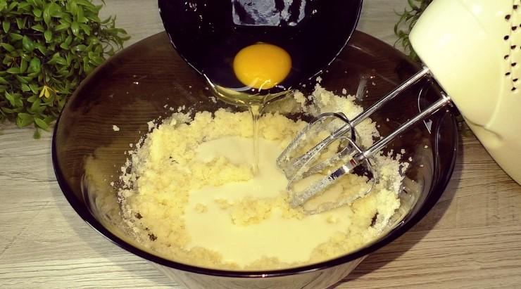 Пиріг з яблуками за найпростішим рецептом. Смачний рецепт із доступних продуктів