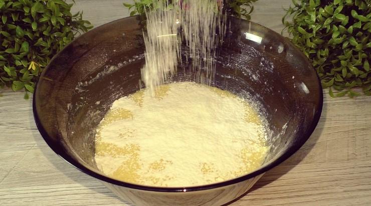 Пиріг з яблуками за найпростішим рецептом. Смачний рецепт із доступних продуктів