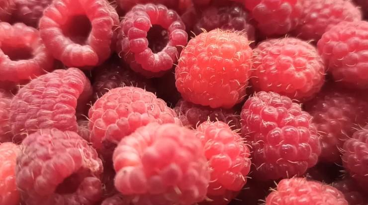 Смачний компот з малини на зиму. Зберігається смак свіжої ягоди