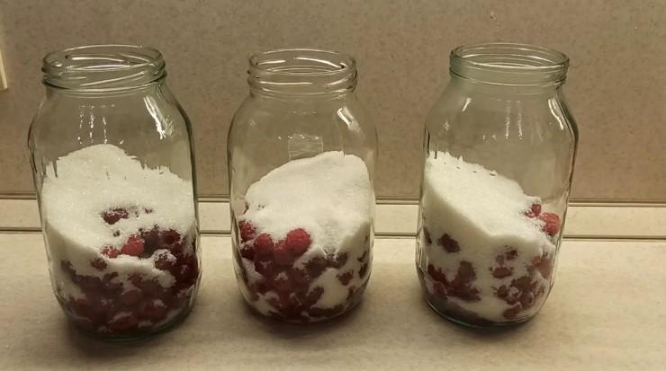 Смачний компот з малини на зиму. Зберігається смак свіжої ягоди