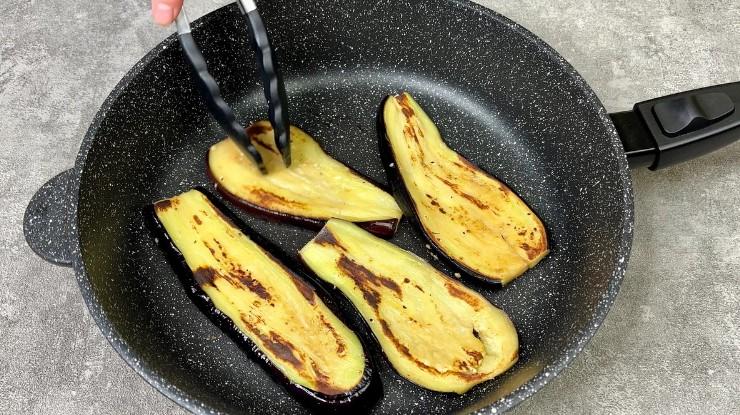 Приголомшливий шедевр із баклажанів: рецепт без сиру та майонезу