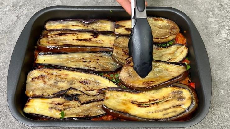 Приголомшливий шедевр із баклажанів: рецепт без сиру та майонезу