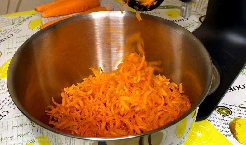 Щороку так закриваю кабачкову ікру на зиму: рецепт без стерилізації