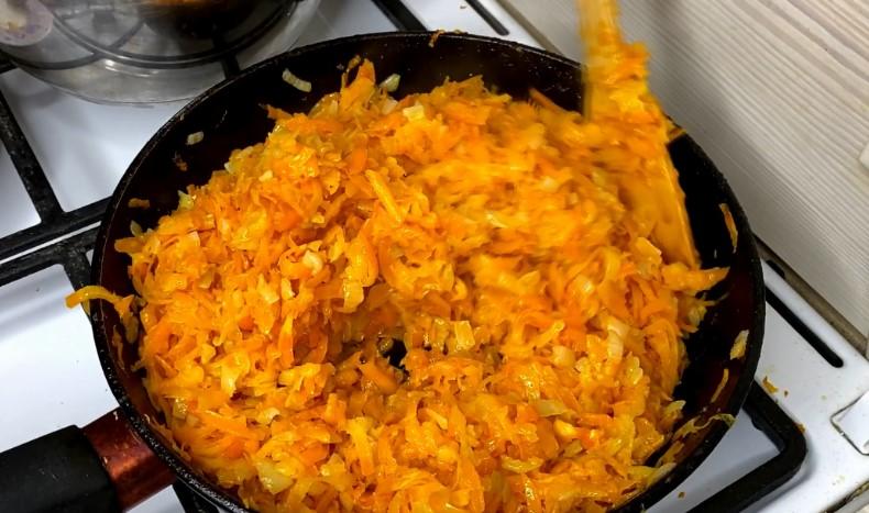 Щороку так закриваю кабачкову ікру на зиму: рецепт без стерилізації