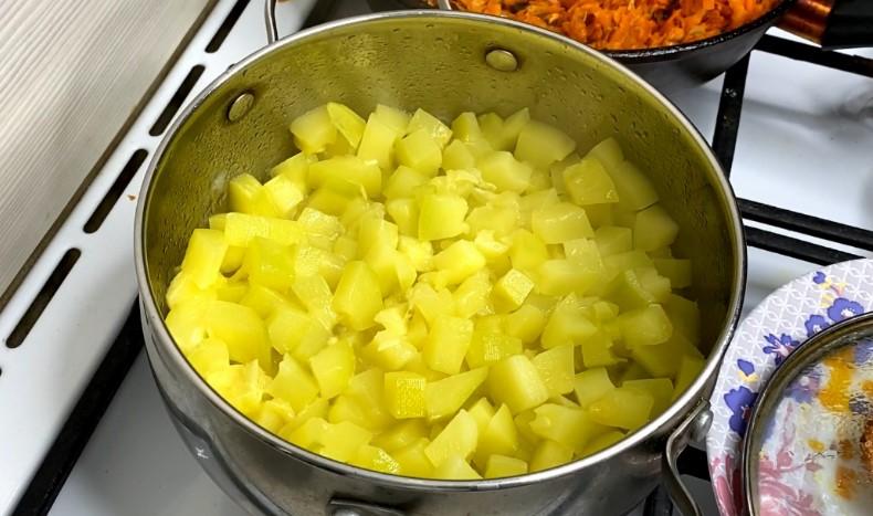 Щороку так закриваю кабачкову ікру на зиму: рецепт без стерилізації