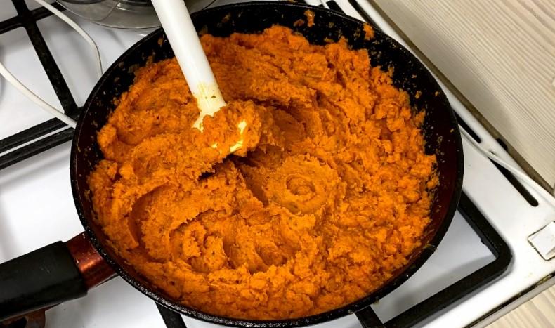 Щороку так закриваю кабачкову ікру на зиму: рецепт без стерилізації