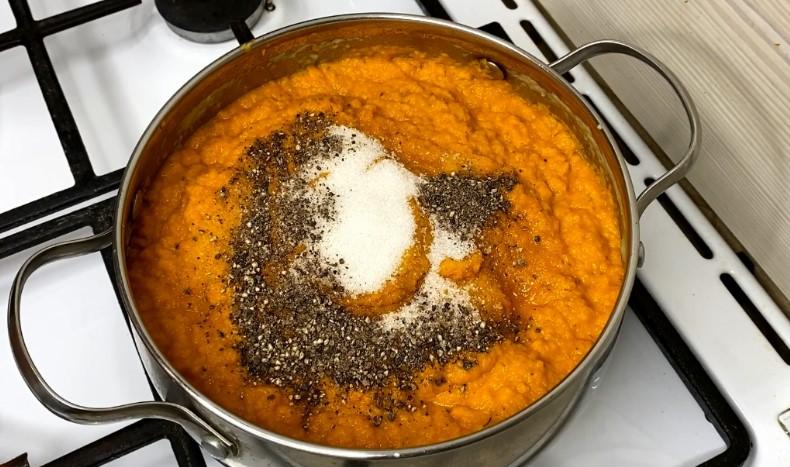 Щороку так закриваю кабачкову ікру на зиму: рецепт без стерилізації