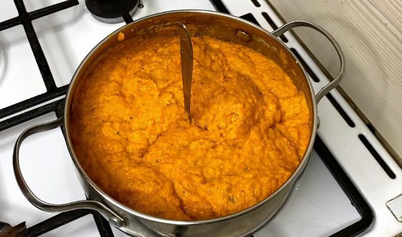 Щороку так закриваю кабачкову ікру на зиму: рецепт без стерилізації