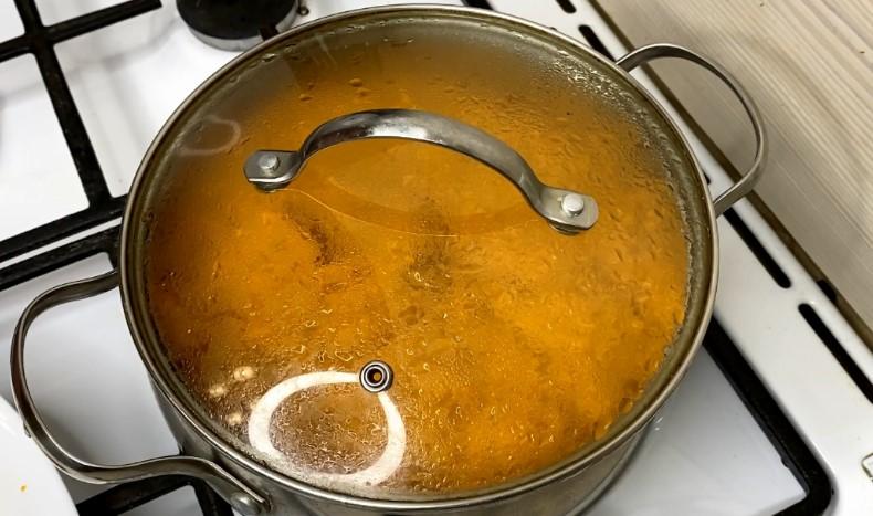 Щороку так закриваю кабачкову ікру на зиму: рецепт без стерилізації