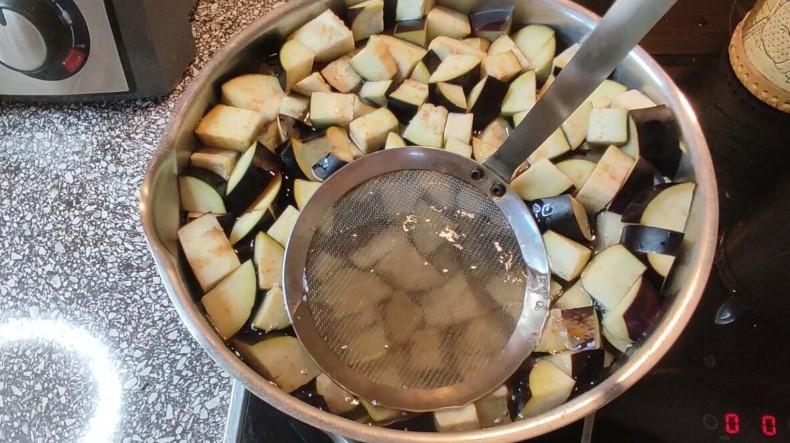 Салат із баклажанів, який дуже всі люблять