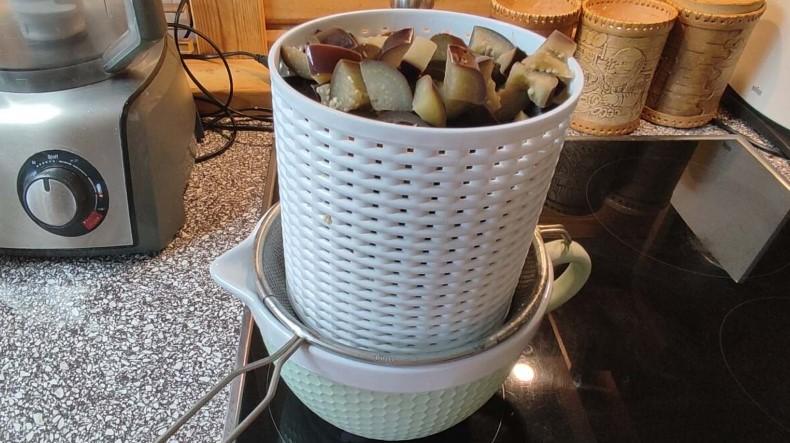 Салат із баклажанів, який дуже всі люблять