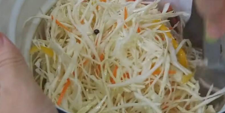 Хрумка капуста провансаль швидкого приготування! Найпопулярніший салат із капусти на зиму