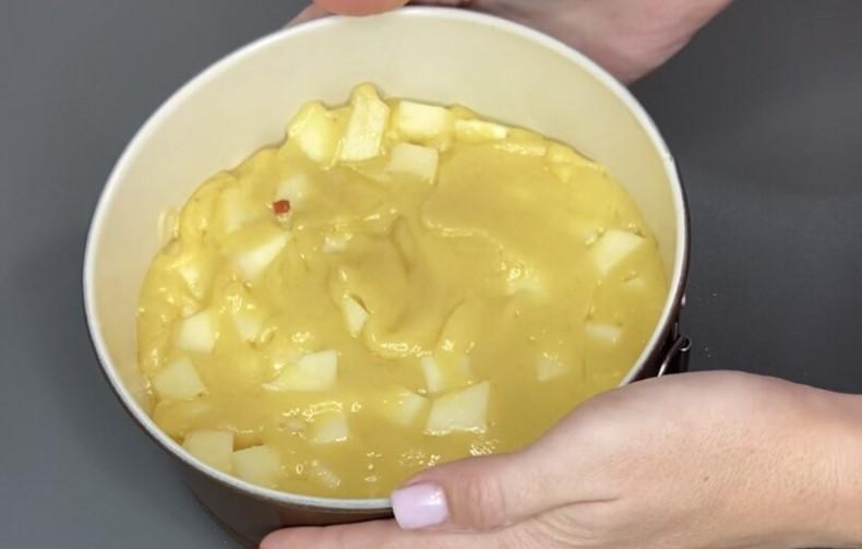 Відкрила для себе спосіб зробити будь-який пиріг соковитим: моя найкраща заливка для пирогів