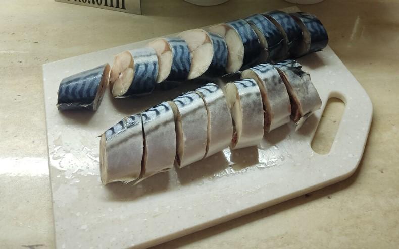 Скумбрія пряного посолу, найпростіший рецепт