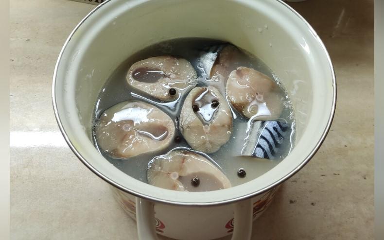 Скумбрія пряного посолу, найпростіший рецепт