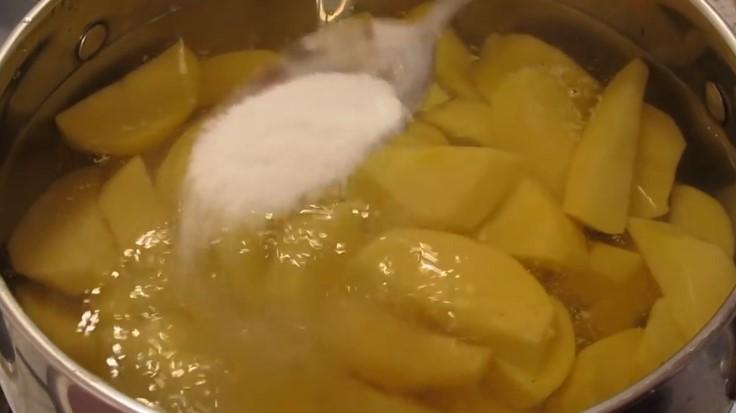 Одна з найсмачніших страв у світі "Цепеліни"