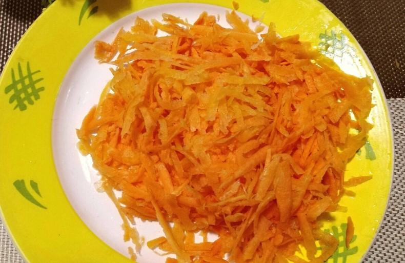 Салат з капустою "Свіжість", готується за 10 хвилин. Нічого ні варити, ні смажити не потрібно